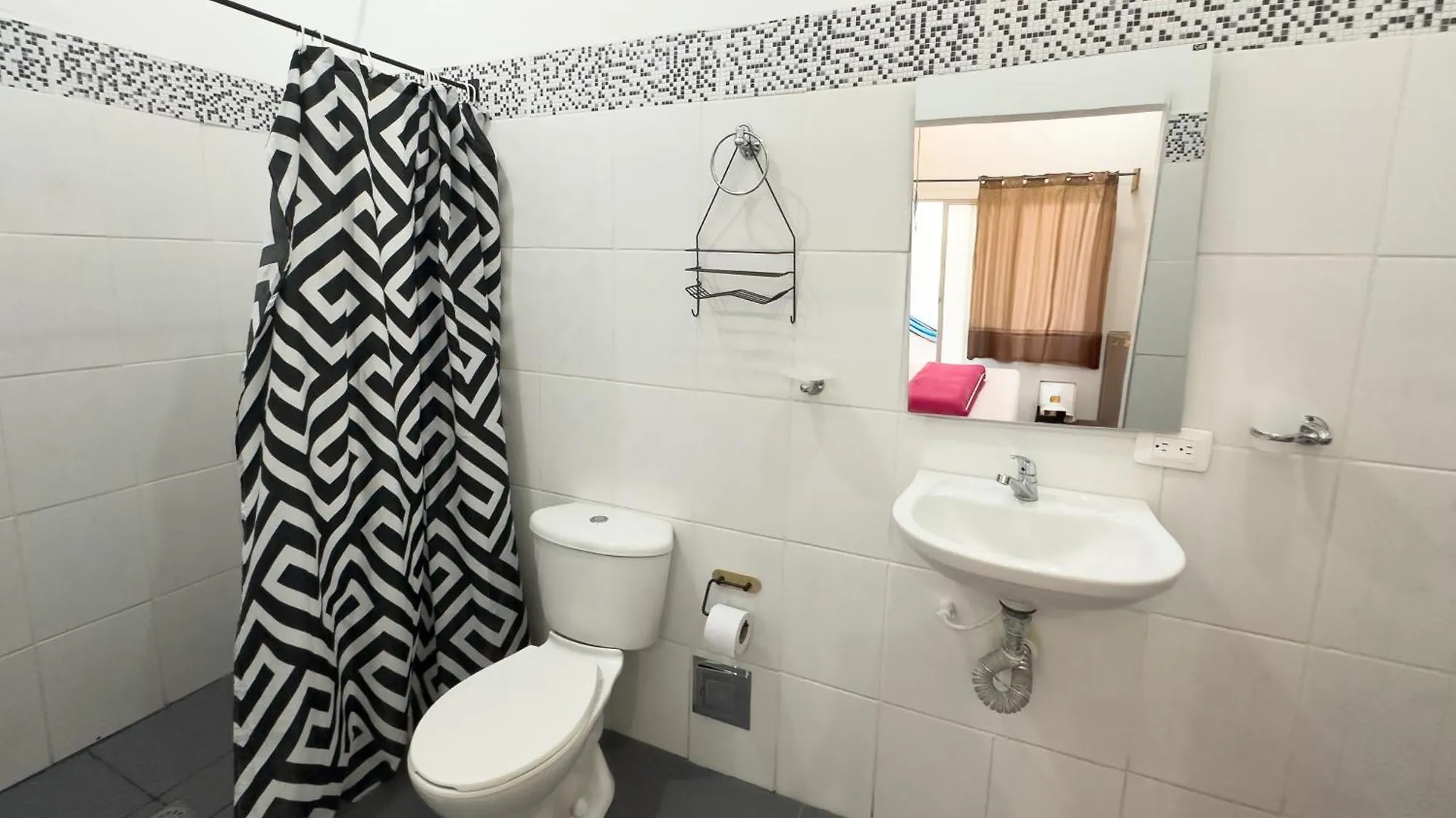 Hotel Family House Rodadero Santa Marta   Santa Marta (Magdalena)